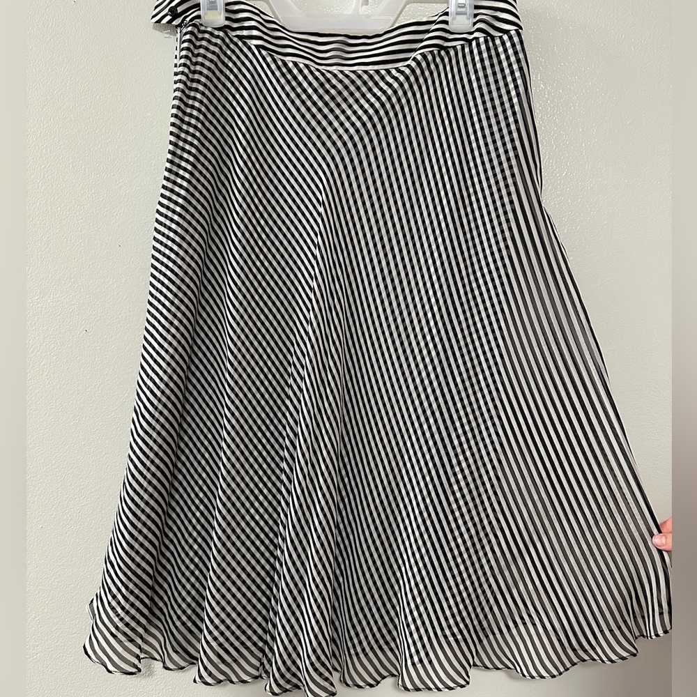 Jones New York size 10 midi skirt